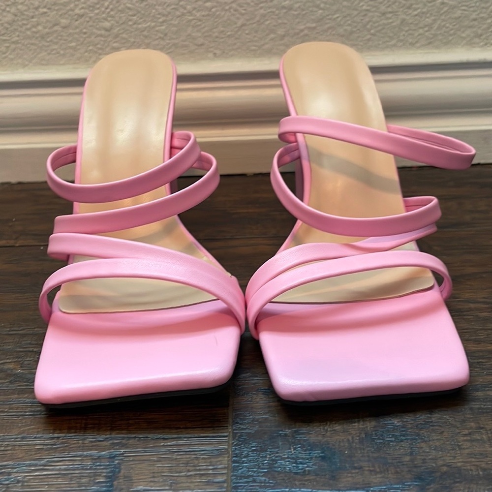 Pink Heels - Picture 3 of 4